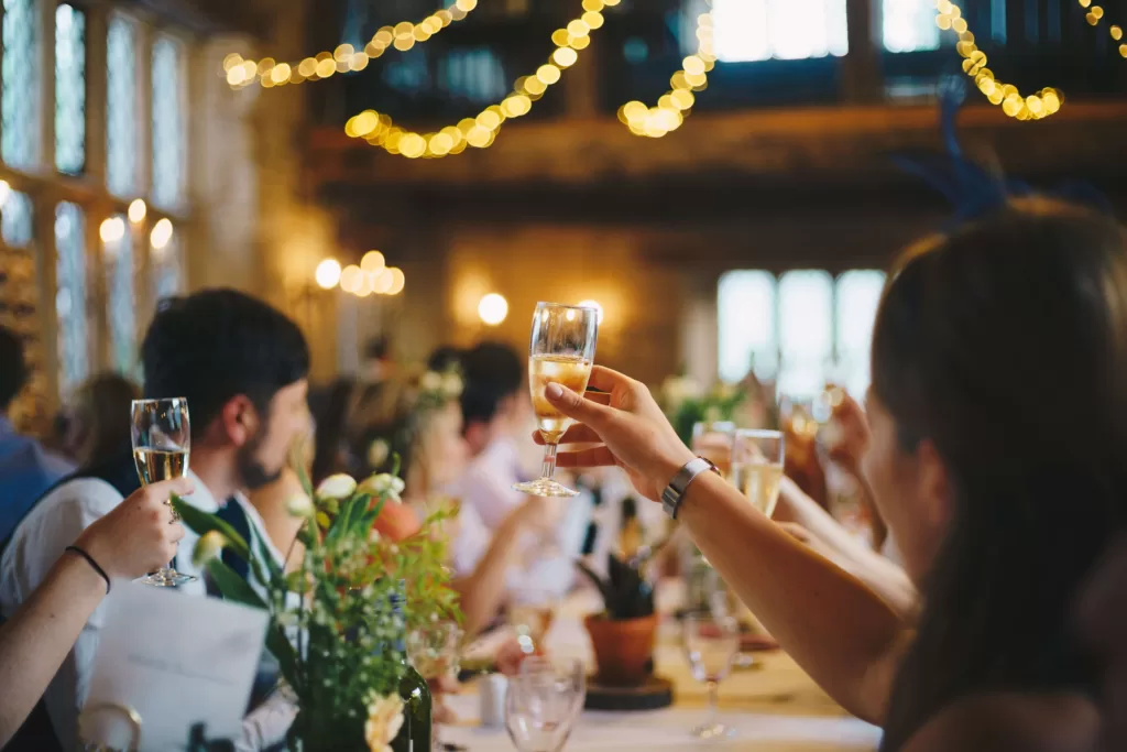 3 Tricks You Have To Practice To Charm Anyone At The Party