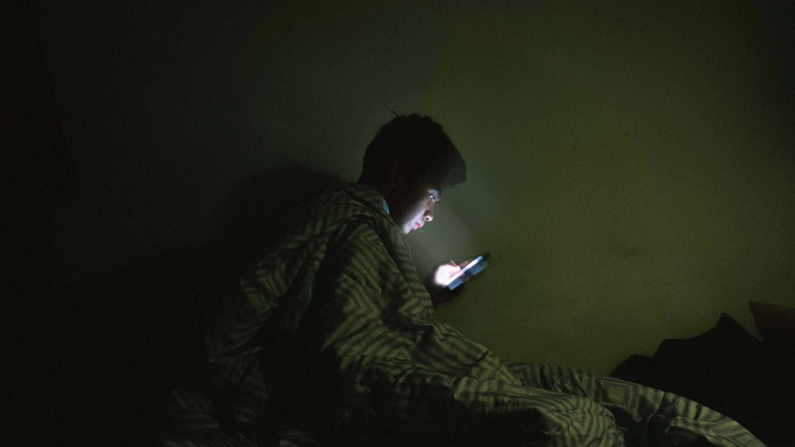 What Does It Mean When You Wake Up At 100200300400 AM