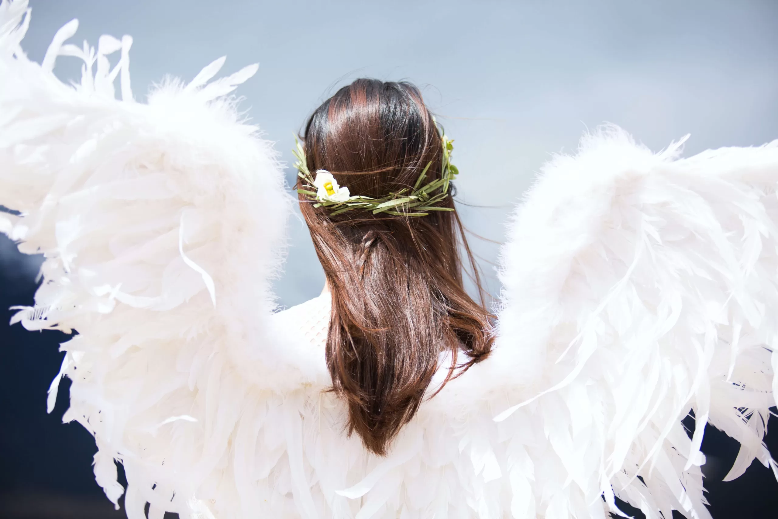 Signs That Your Angel Wants You To Date Now